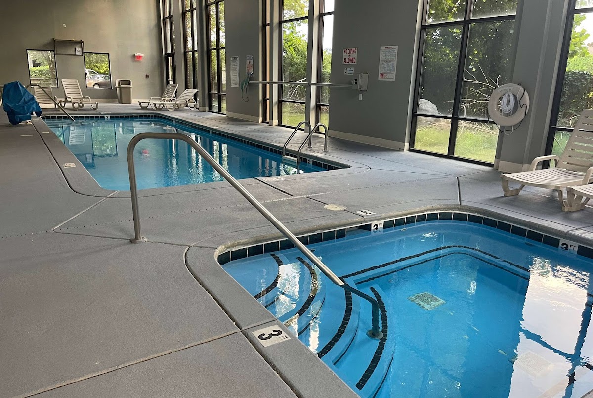 Days Inn & Suites by Wyndham Murfreesboro photo 3