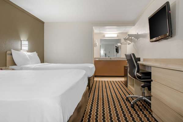Rodeway Inn Sharonville - Cincinnati North photo 2