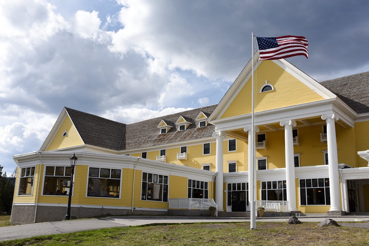 Lake Yellowstone Hotel & Cabins