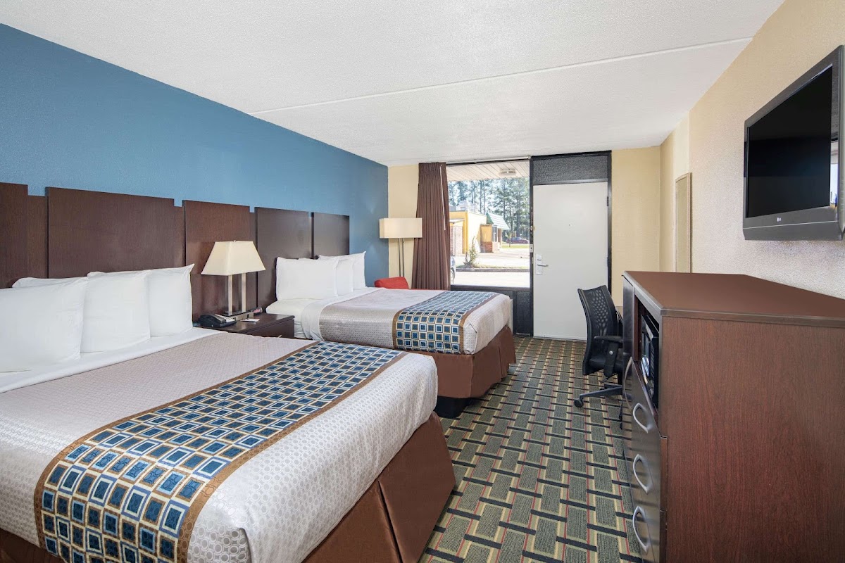 Travelodge by Wyndham Savannah Area/Richmond Hill photo 2