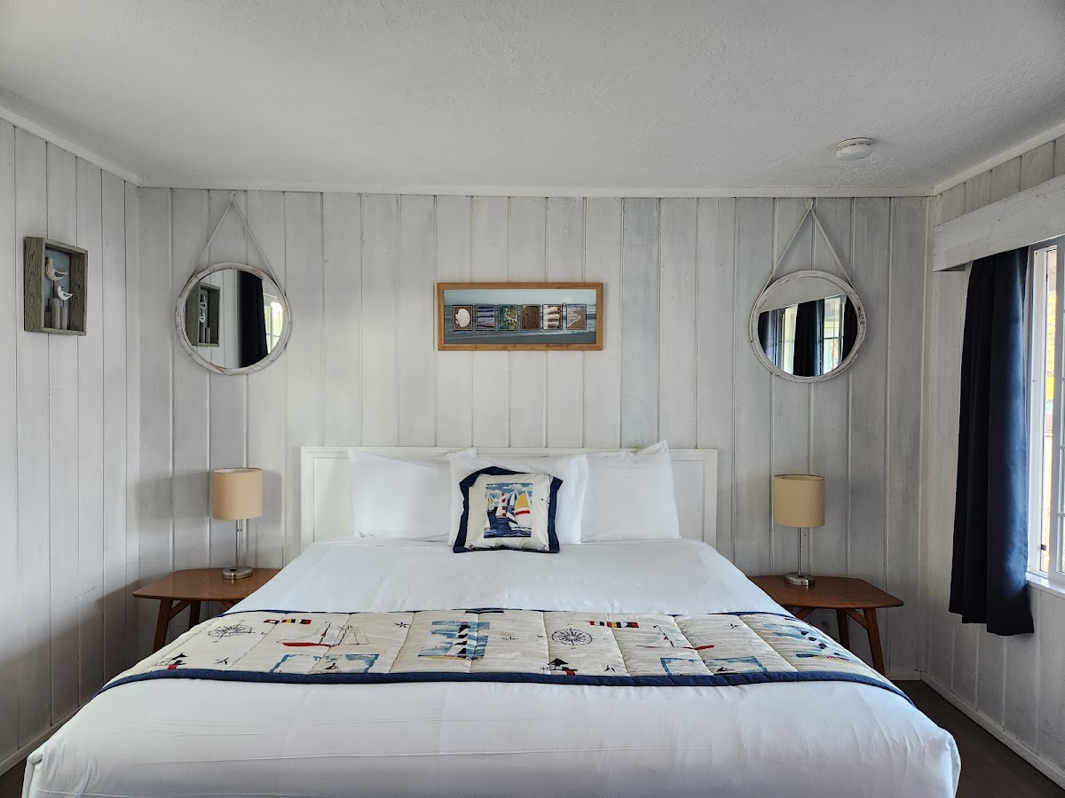 Deane’s Oceanfront Lodge photo 2