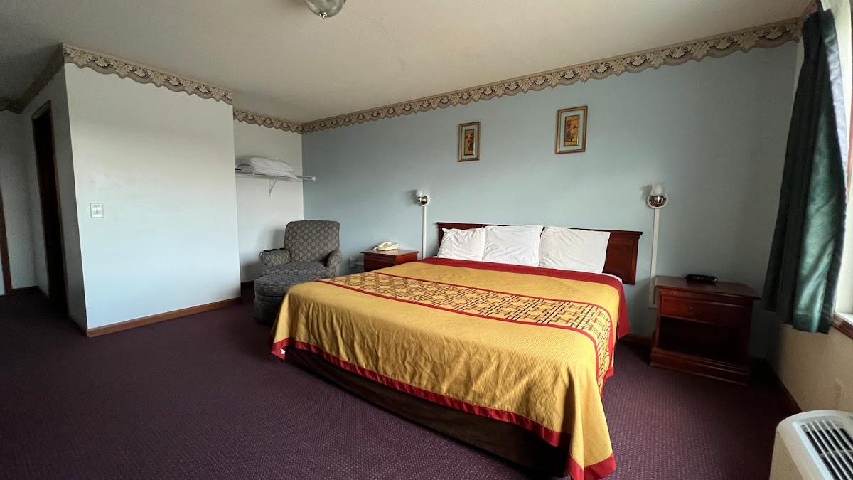 Attica Inn photo 2