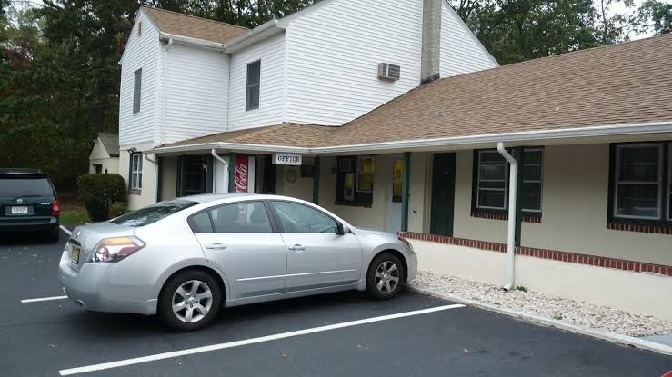 Shore Hills Motel