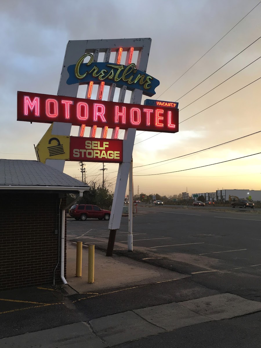 Crestline Motel