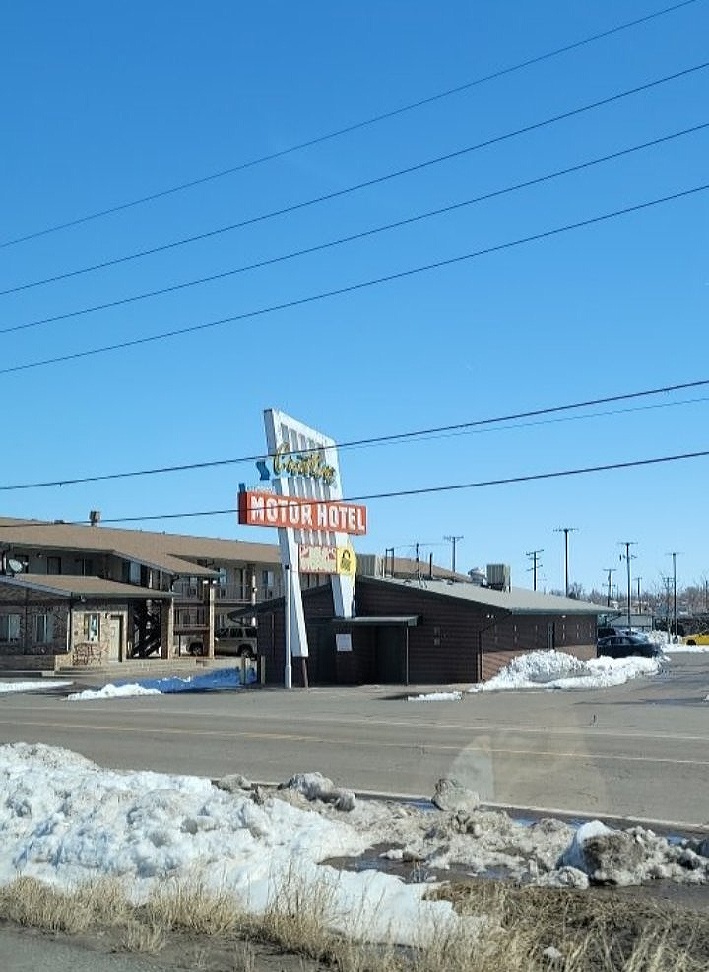 Crestline Motel photo 2