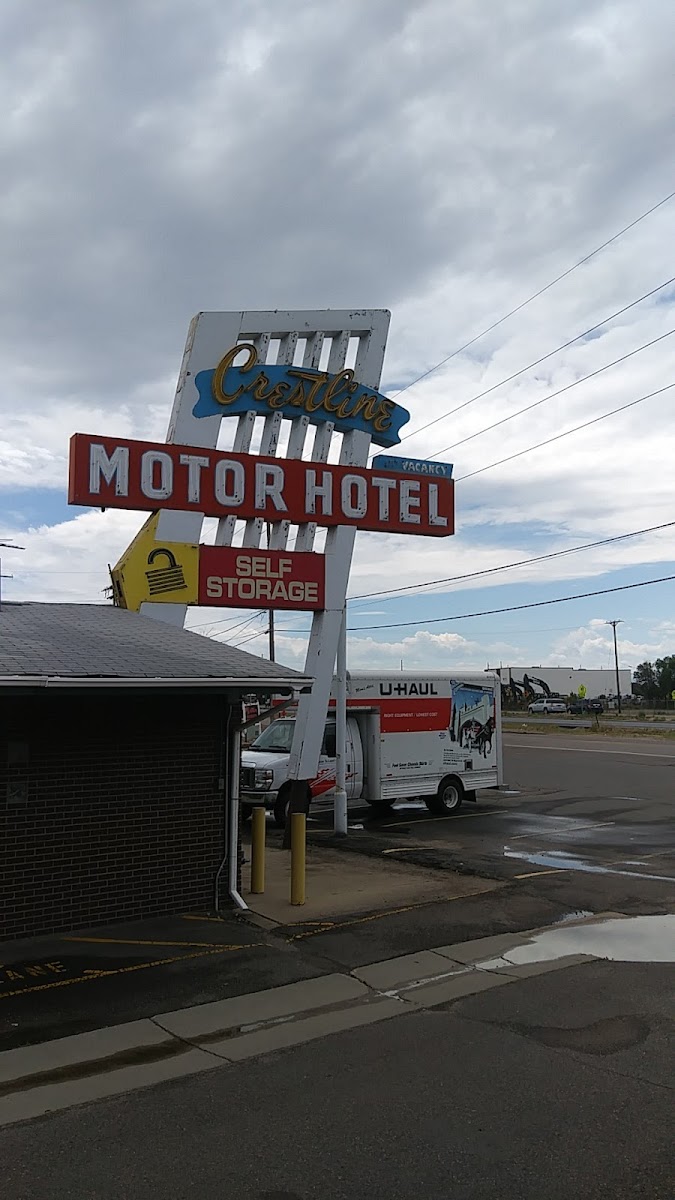 Crestline Motel photo 3
