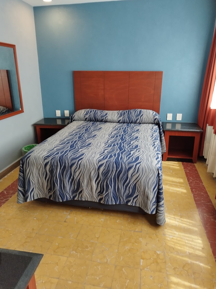 HOTEL HISPANO CORREGIDORA photo 2