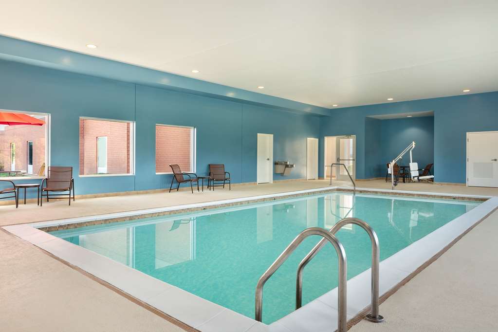 Hampton Inn St. Louis-Columbia photo 3