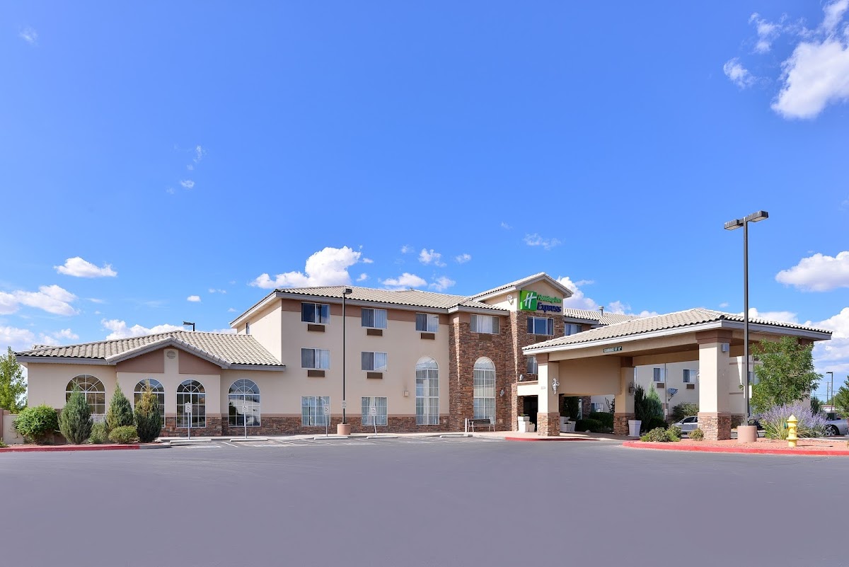 Holiday Inn Express & Suites Farmington (Bloomfield) by IHG