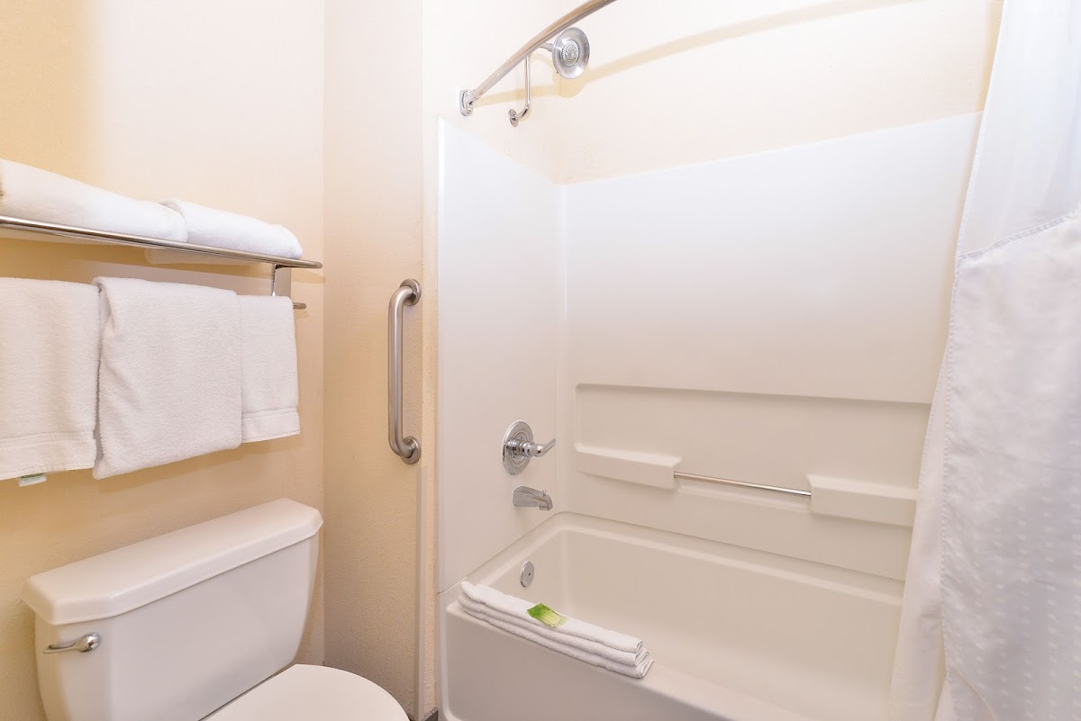 Holiday Inn Express & Suites Farmington (Bloomfield) by IHG photo 3