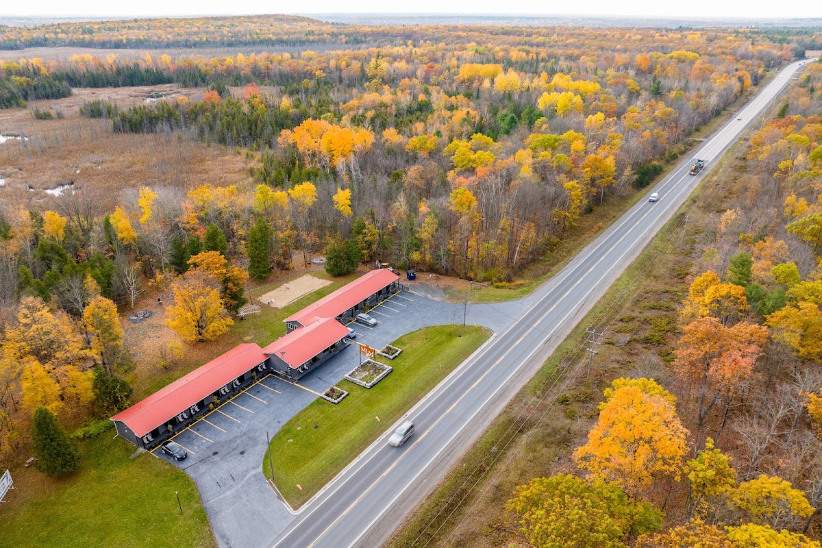 Moira Lake Motel and Cottages