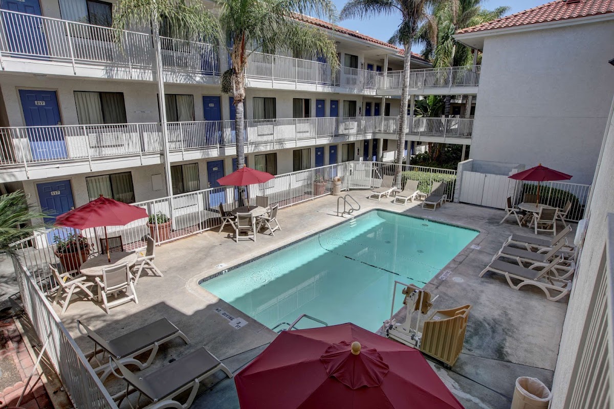 Motel 6 Bellflower, CA - Los Angeles