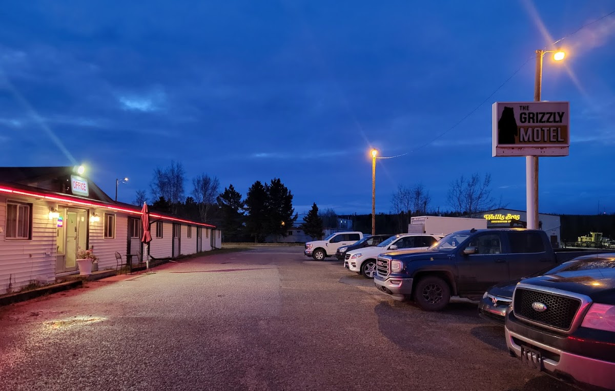 Grizzly Motel photo 3
