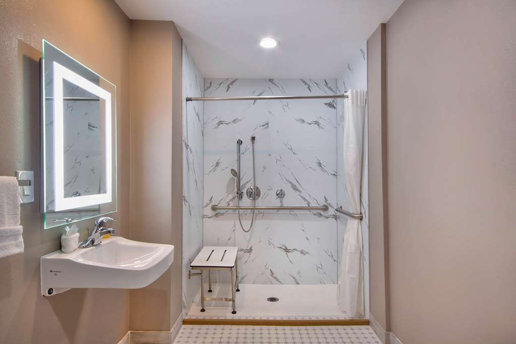 Studio 6 Eureka, CA – Old Town photo 3