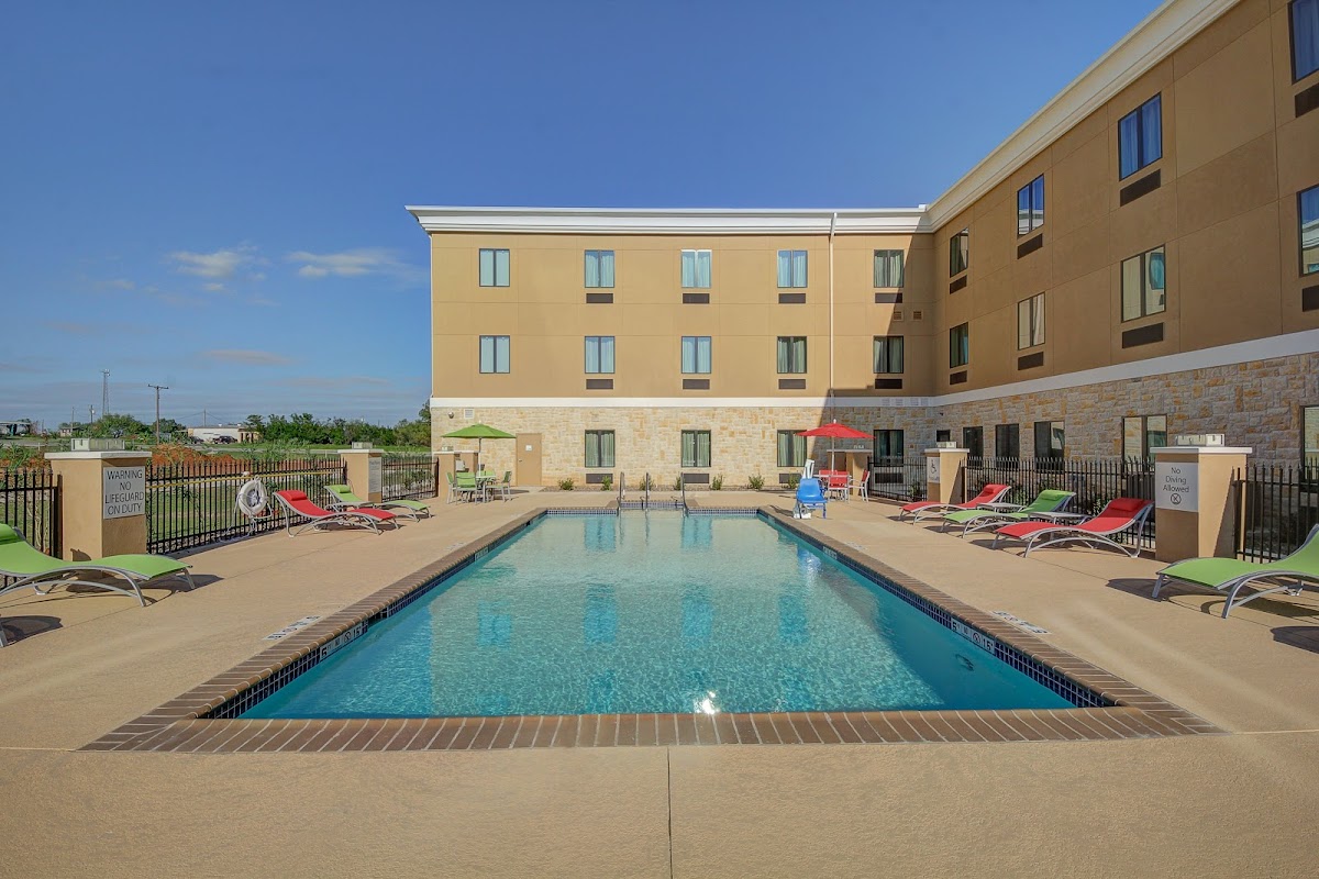 Holiday Inn Express & Suites Carrizo Springs by IHG photo 3