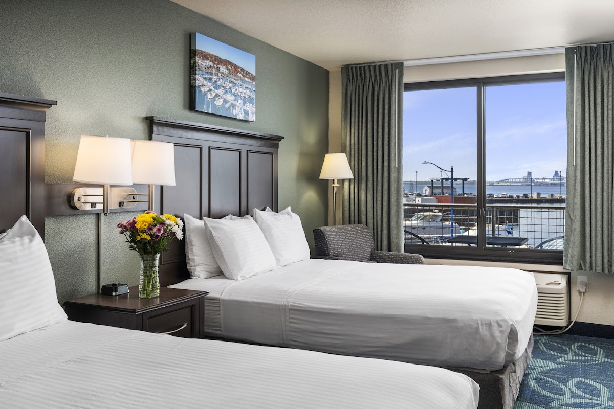 Park Point Marina Inn photo 2