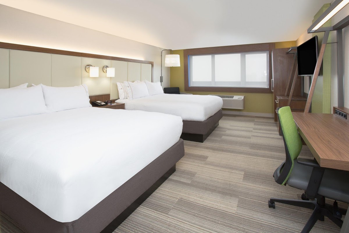 Holiday Inn Express & Suites Madison by IHG photo 2