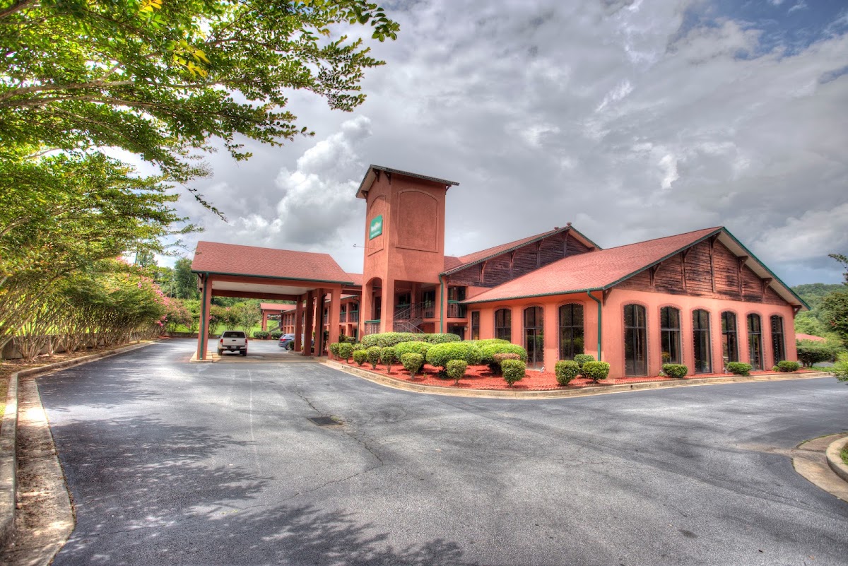 Budgetel Inn & Suites