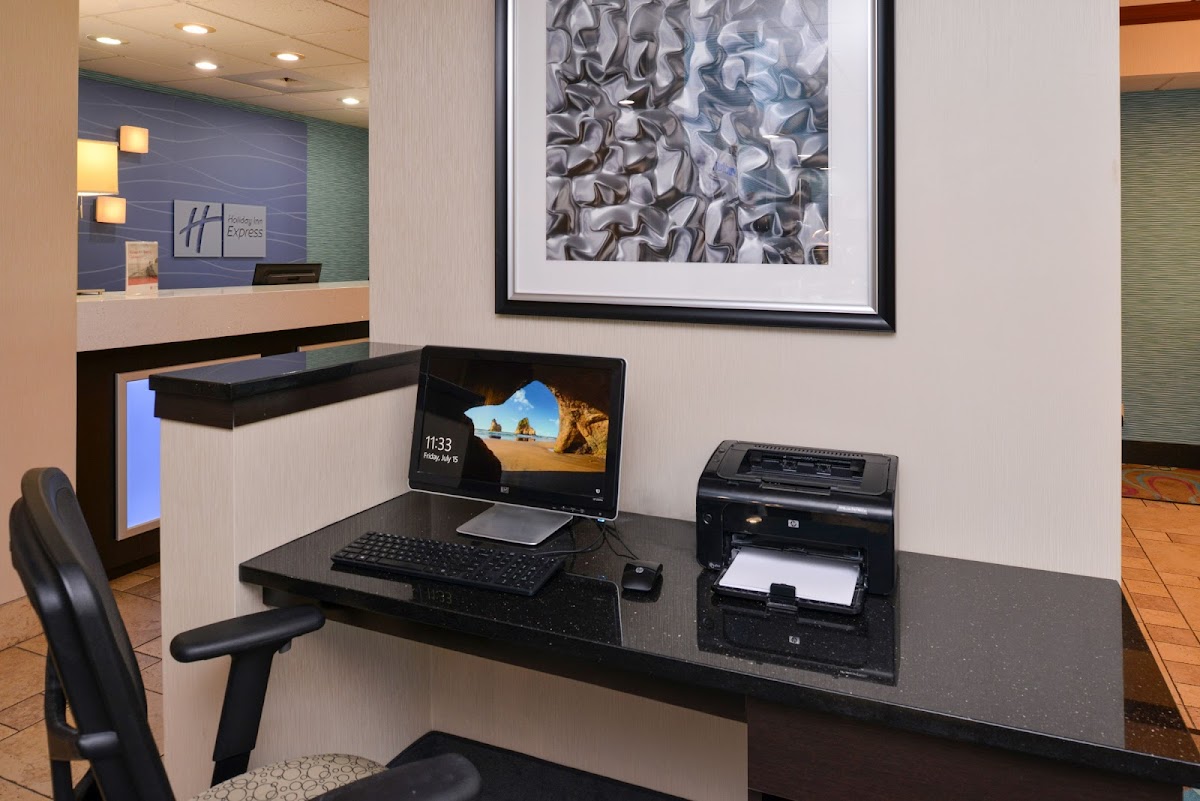 Holiday Inn Express & Suites Dayton-Huber Heights by IHG photo 2