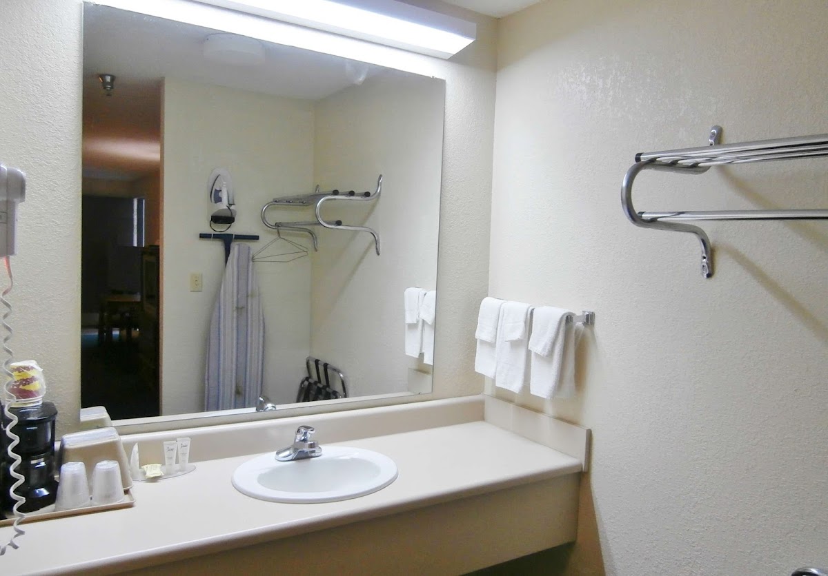 Country Hearth Inn & Suites Dawson photo 3