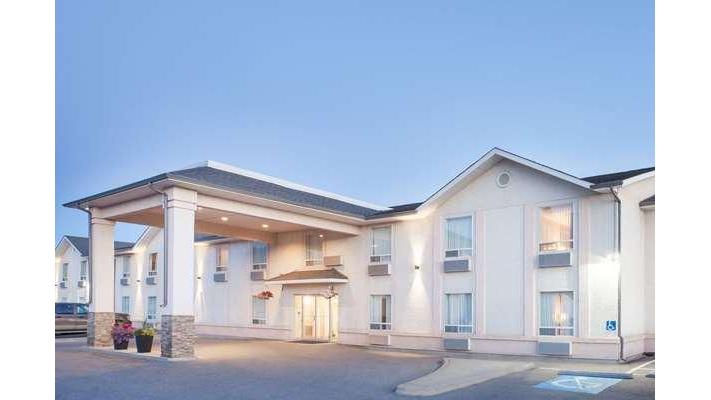 Super 8 by Wyndham Cranbrook