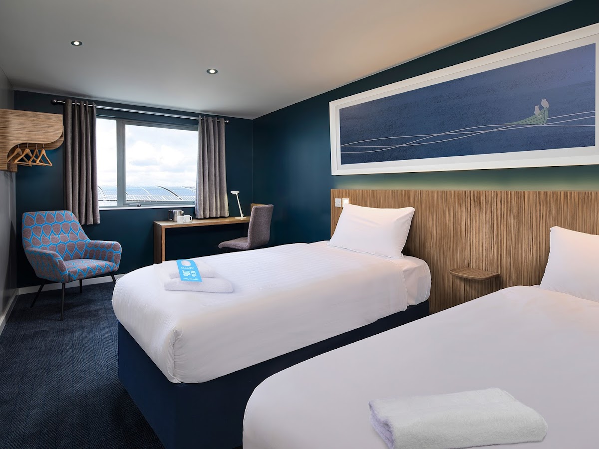 Travelodge Cardiff Central Queen Street photo 2