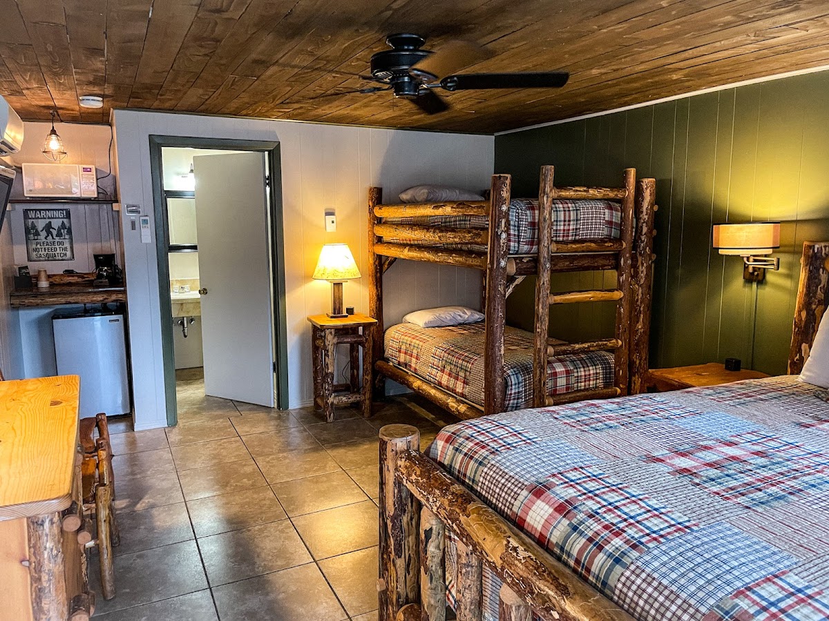 Lone Fir Resort photo 2
