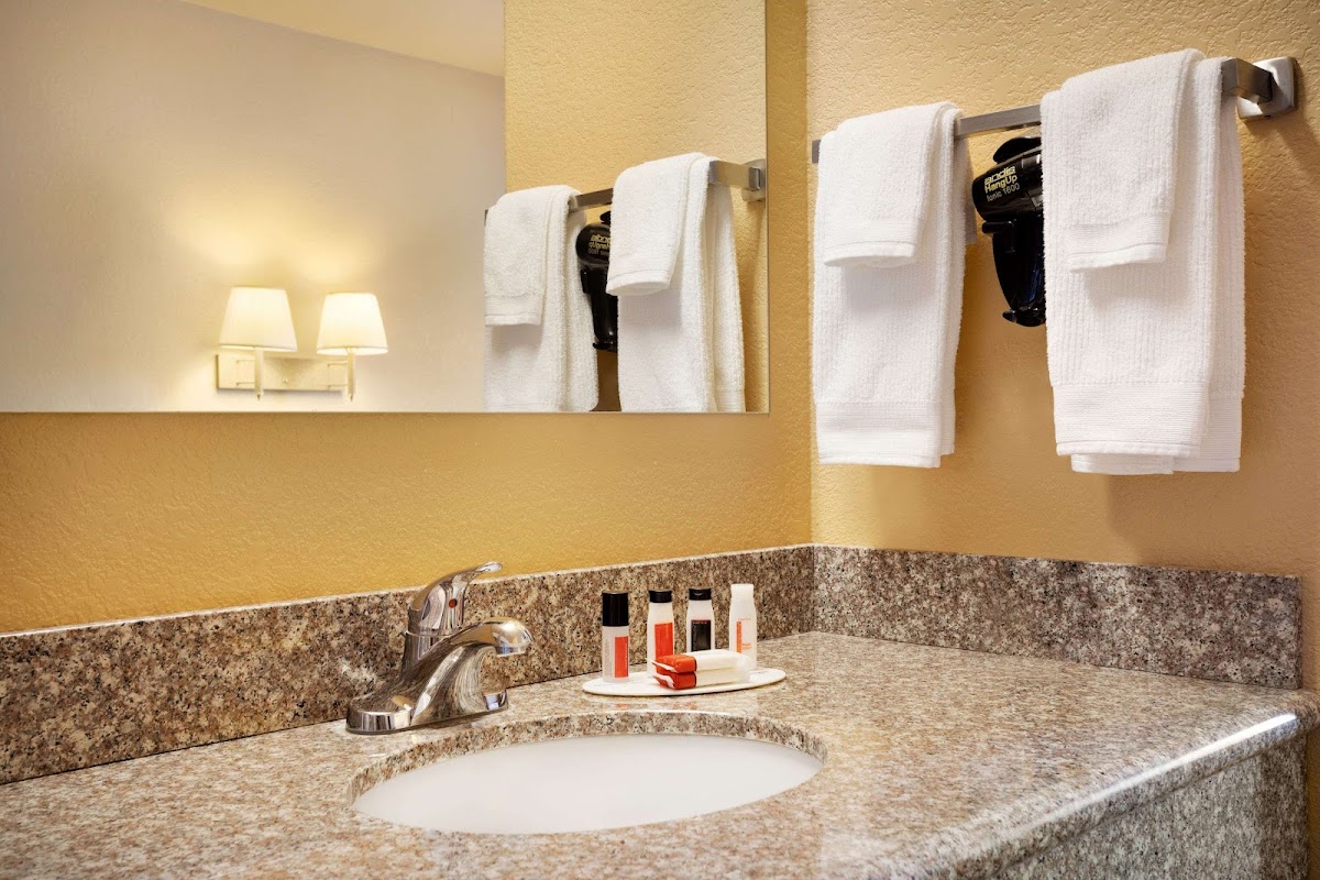 Travelodge by Wyndham Gillette photo 3