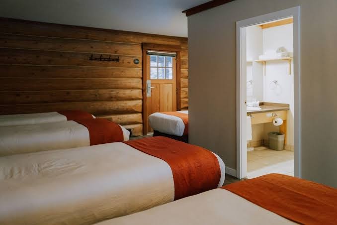 Glacier House Hotel & Resort photo 3