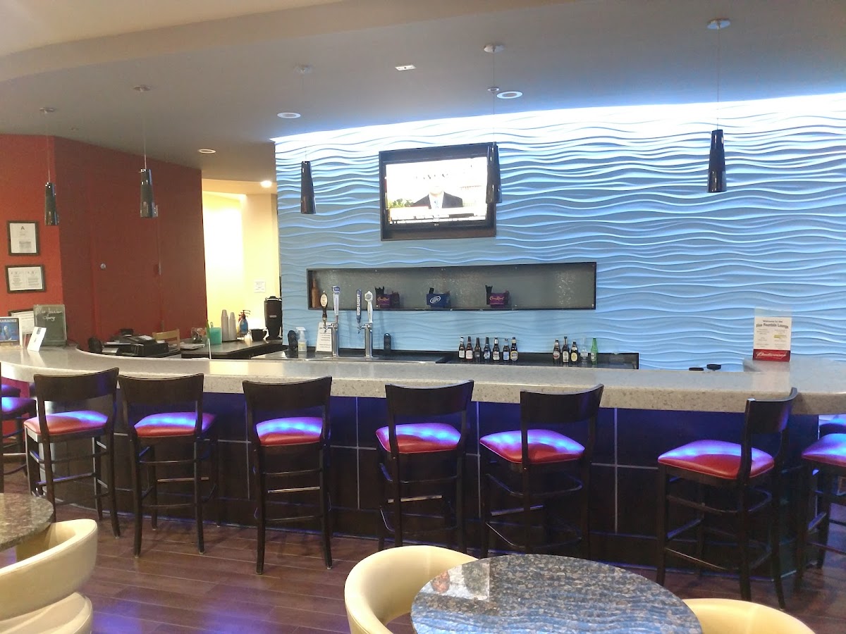 La Quinta Inn & Suites by Wyndham Hinesville - Fort Stewart photo 2