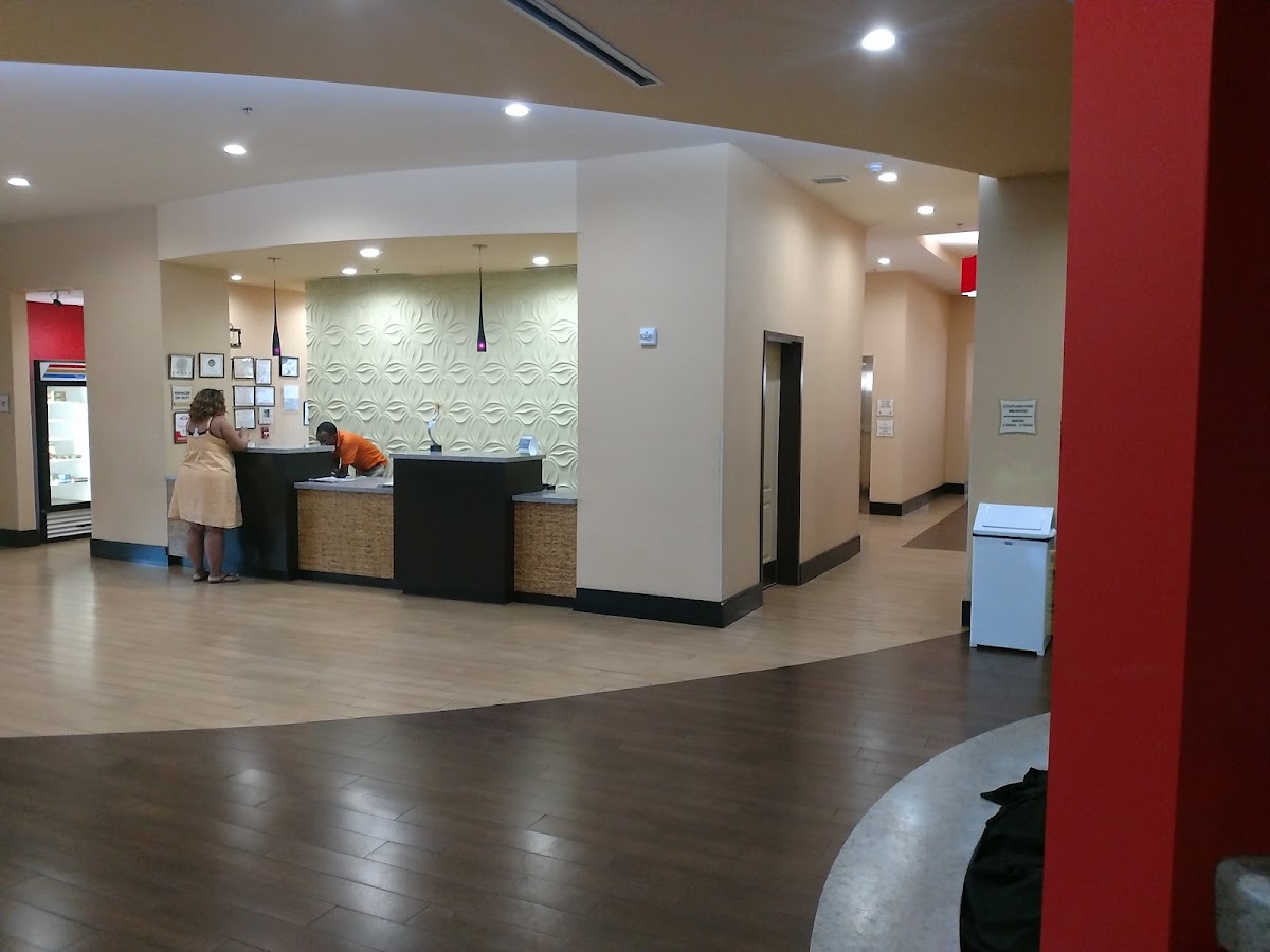 La Quinta Inn & Suites by Wyndham Hinesville - Fort Stewart photo 3