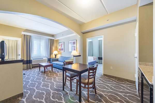 Comfort Suites Beachside photo 3