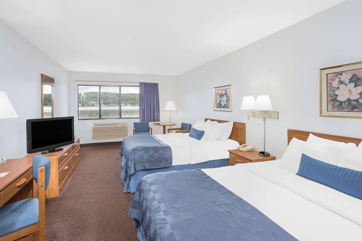 Ramada by Wyndham Hancock Waterfront photo 2