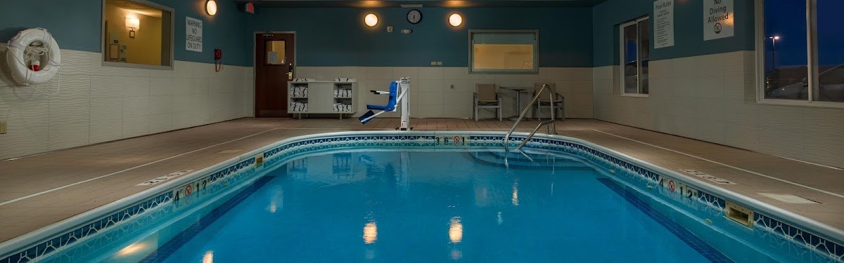 Holiday Inn Express & Suites Lawrence by IHG photo 3