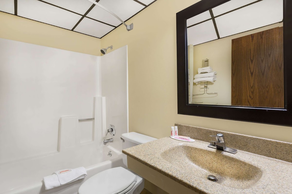 Travelodge by Wyndham Loveland/Fort Collins Area photo 3