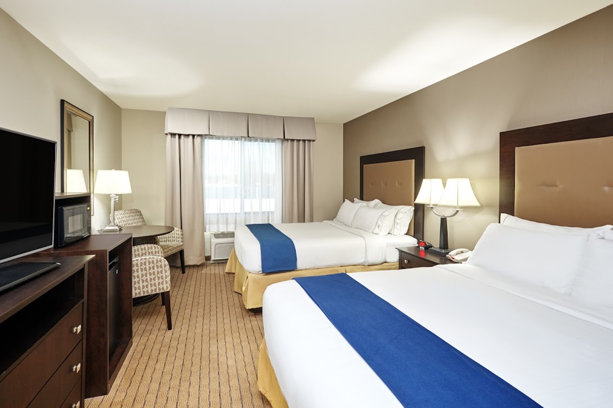 Holiday Inn Express & Suites Madison - Verona, an IHG Hotel photo 2