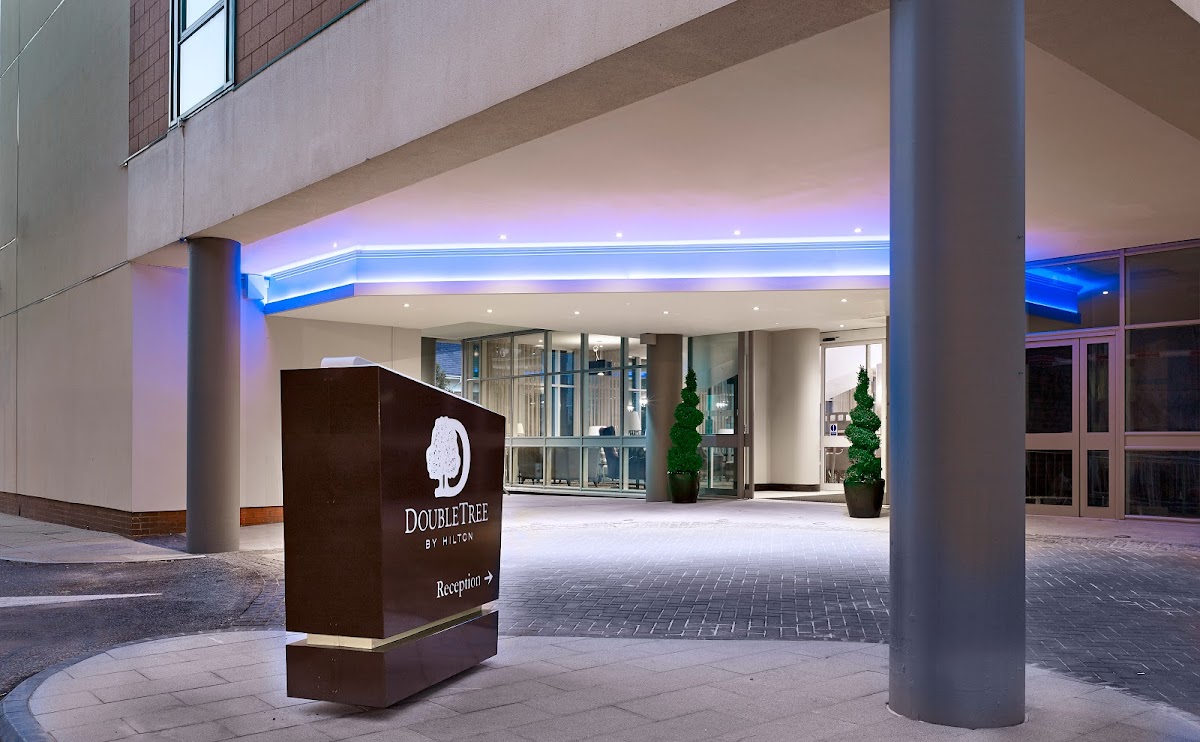 DoubleTree by Hilton Woking photo 3