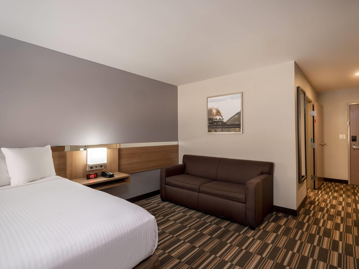 Microtel Inn & Suites by Wyndham Georgetown Lake photo 2