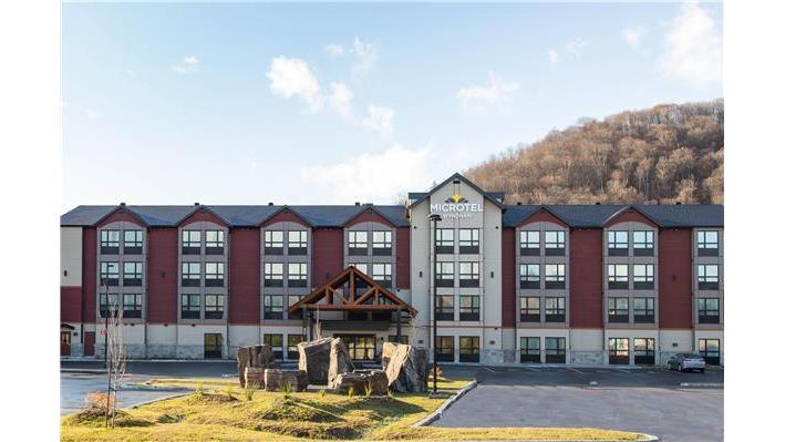 Microtel Inn & Suites by Wyndham Mont Tremblant photo 2