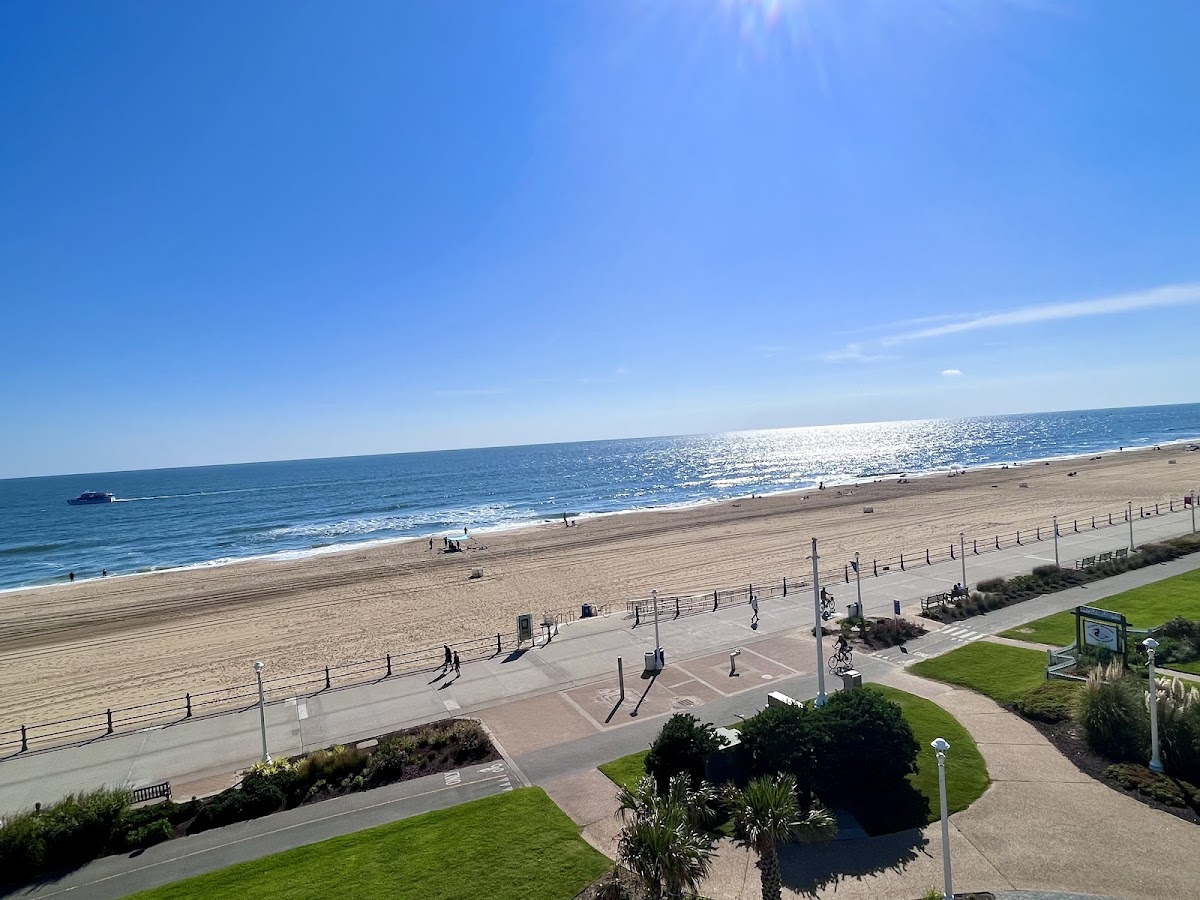 Moxy Virginia Beach Oceanfront photo 2