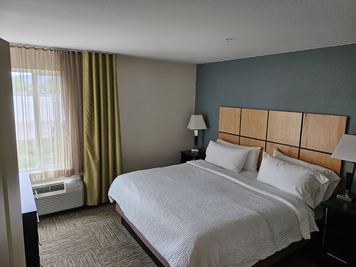 Candlewood Suites Fort Collins by IHG photo 2