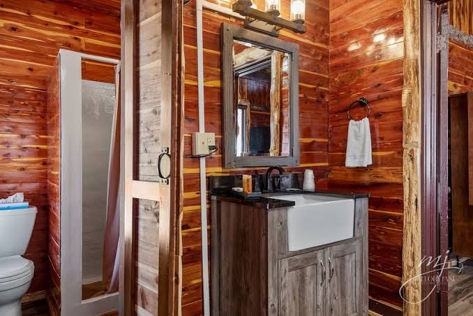 Log Cabin Inn photo 3