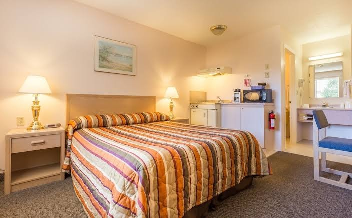 Bon Voyage Inn photo 2