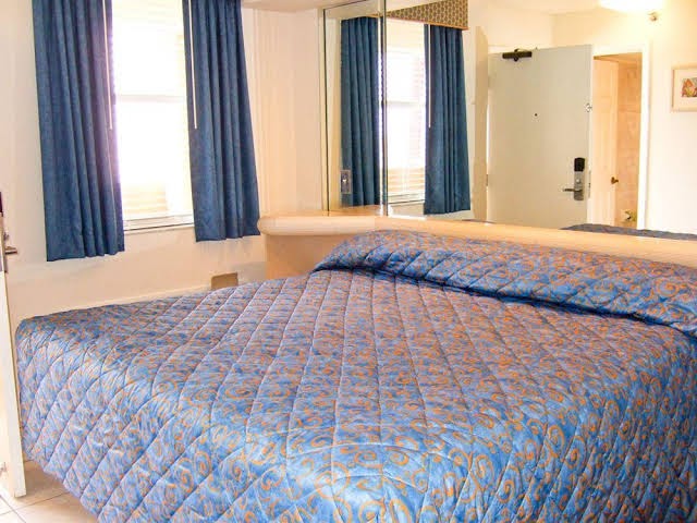 Harbour Beach Resort photo 2