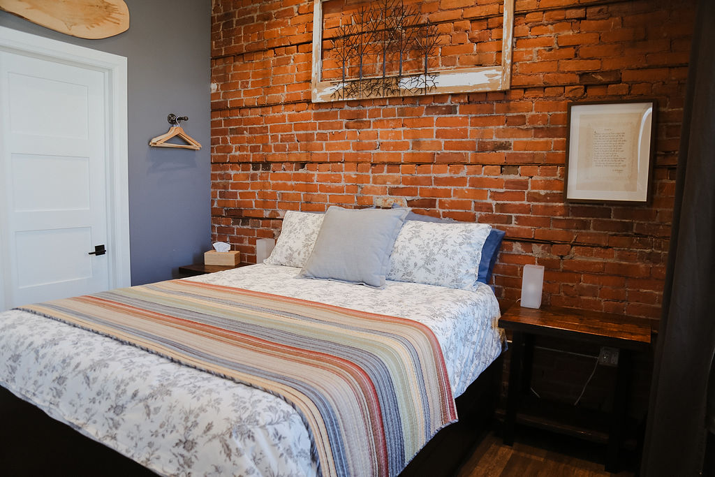 Debonaire Suites