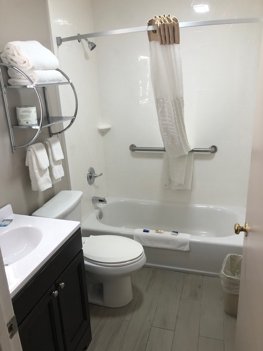 DuPont Suites photo 3