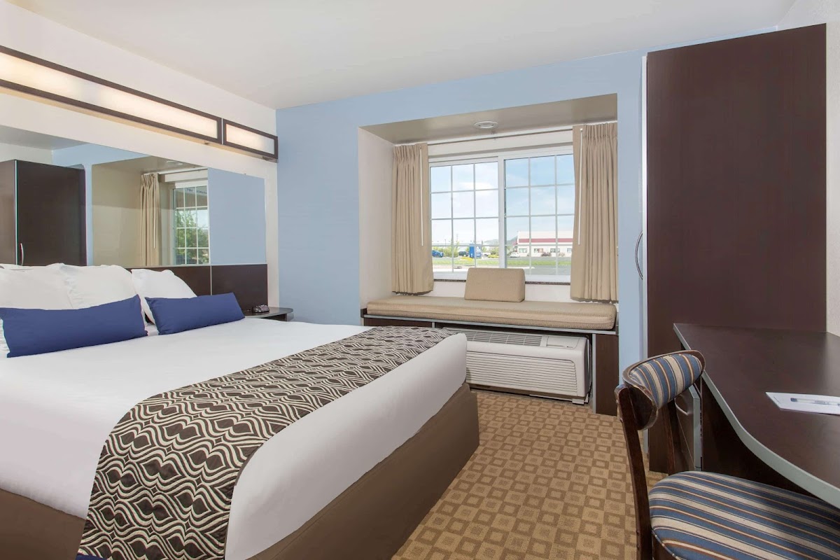 Microtel Inn & Suites by Wyndham Klamath Falls photo 2