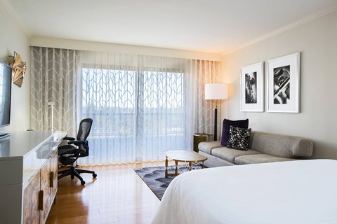 Avenue of the Arts Costa Mesa, a Tribute Portfolio Hotel photo 2