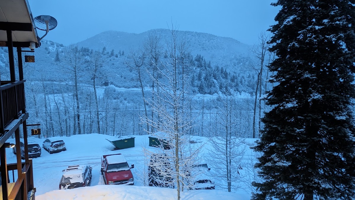 Brettelberg Slopeside Hotel-Condo at Sunlight Mountain Resort photo 3