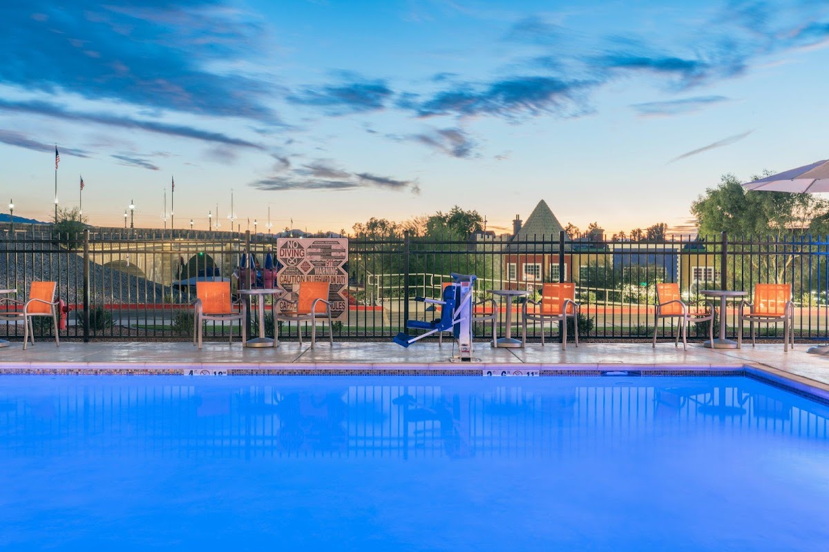Holiday Inn Express & Suites Lake Havasu - London Bridge by IHG photo 3